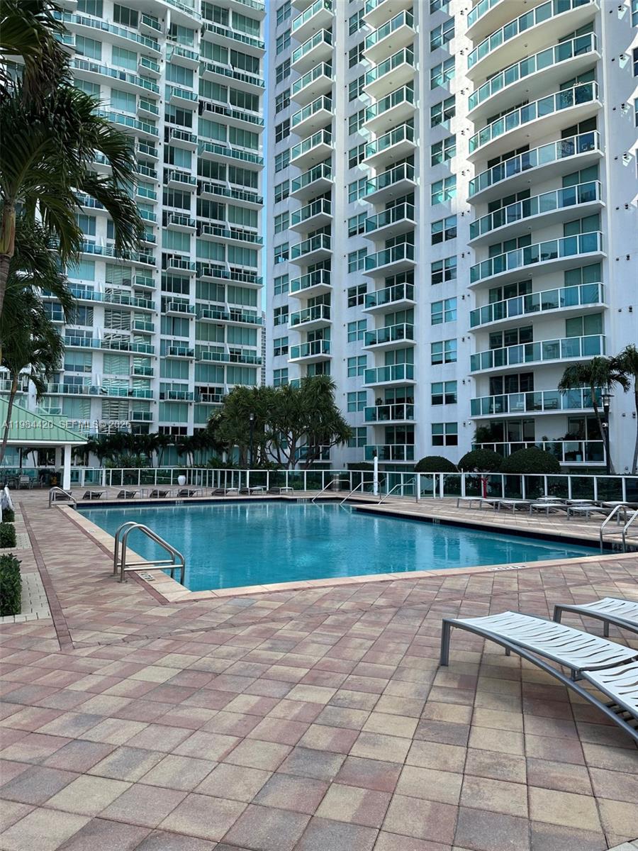 31 SE 5th St #3916 Miami, FL 33131