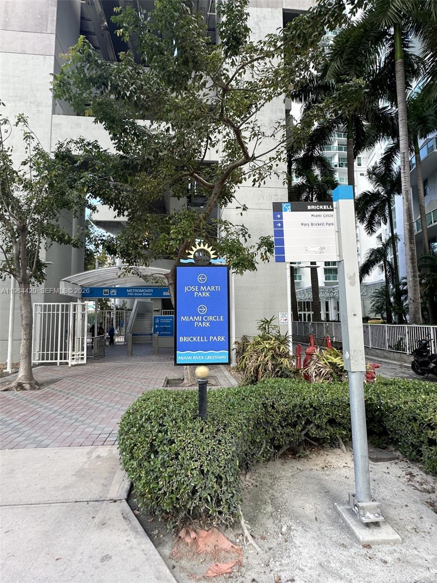 31 SE 5th St #3916 Miami, FL 33131