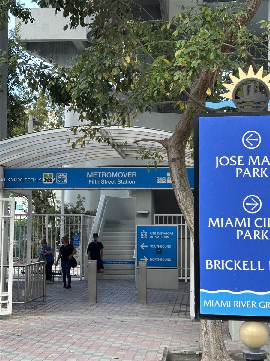 31 SE 5th St #3916 Miami, FL 33131