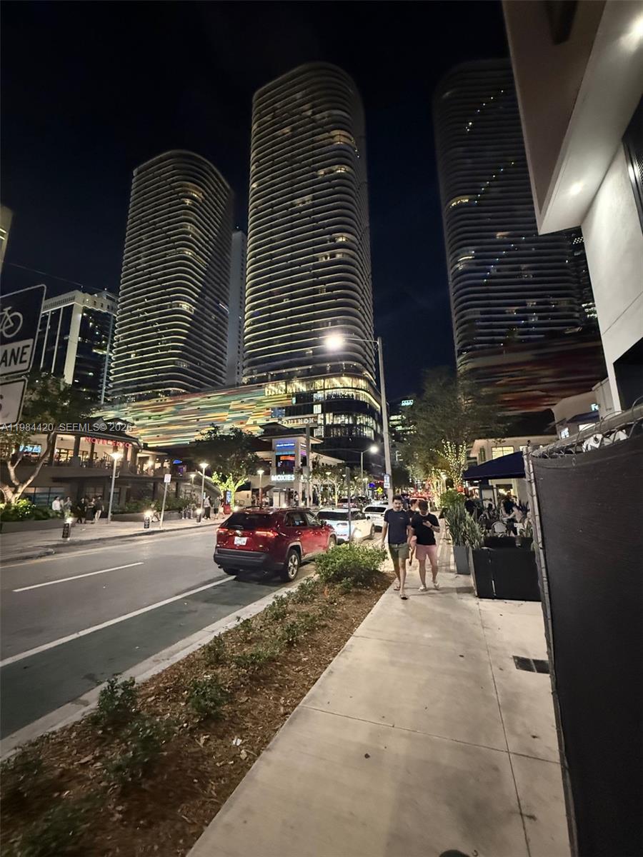 31 SE 5th St #3916 Miami, FL 33131