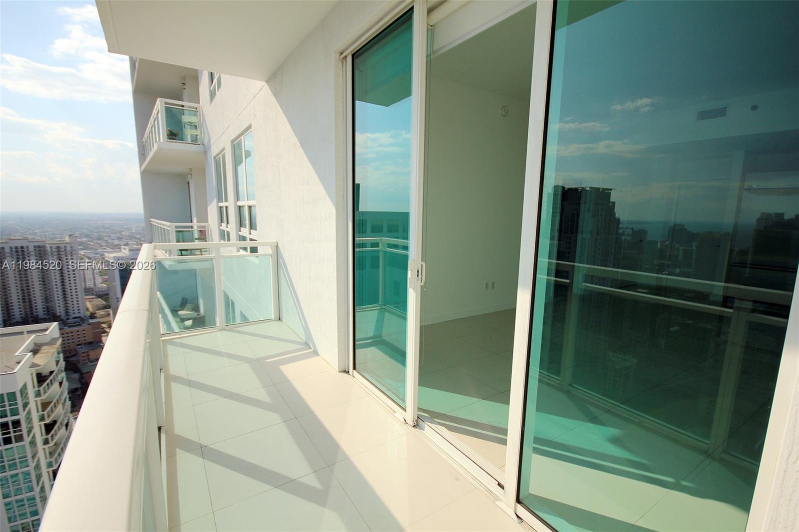 950 Brickell Bay Dr #4709 Miami, FL 33131