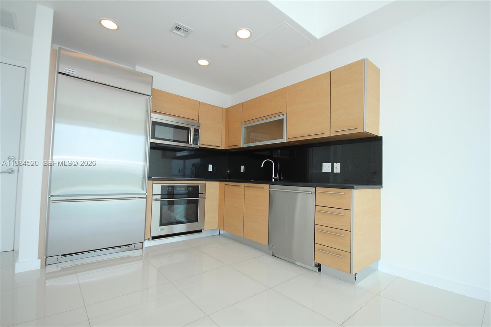 950 Brickell Bay Dr #4709 Miami, FL 33131