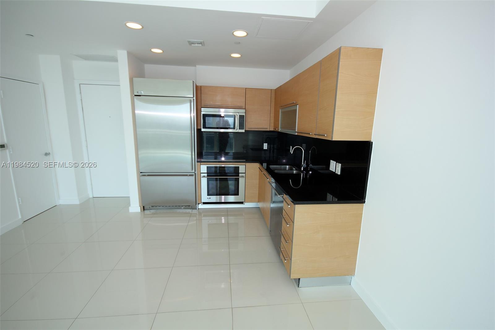 950 Brickell Bay Dr #4709 Miami, FL 33131