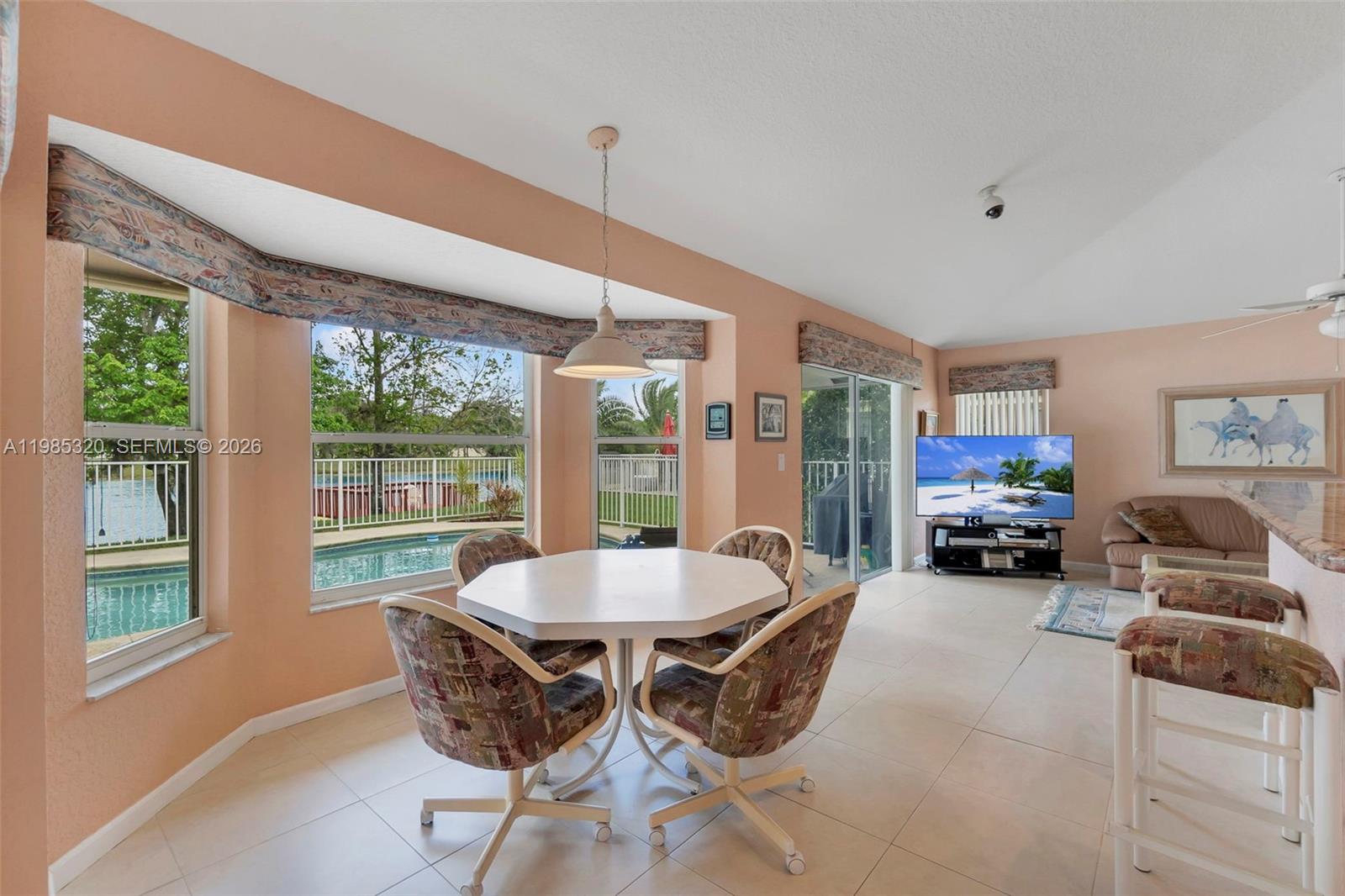 4927 NW 67th Ave Lauderhill, FL 33319