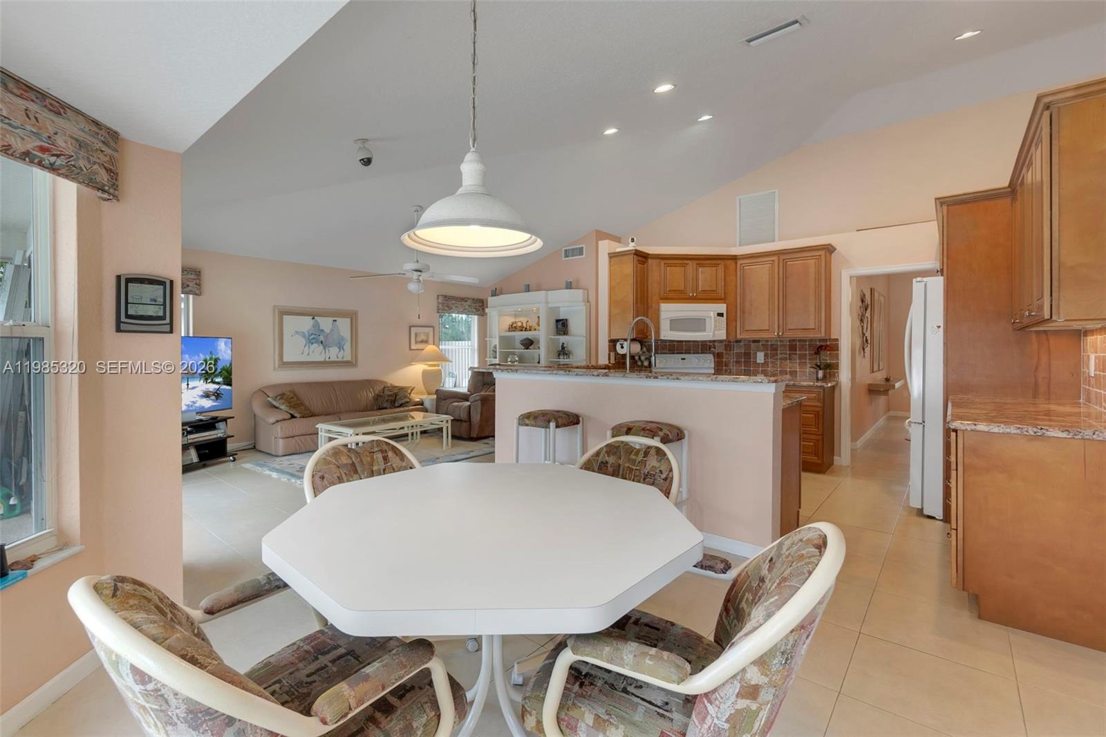 4927 NW 67th Ave Lauderhill, FL 33319