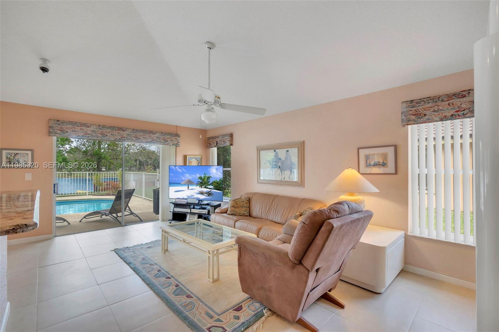 4927 NW 67th Ave Lauderhill, FL 33319