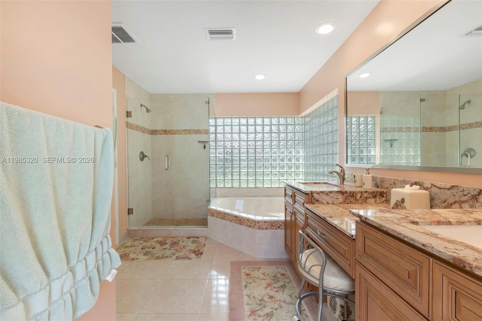 4927 NW 67th Ave Lauderhill, FL 33319