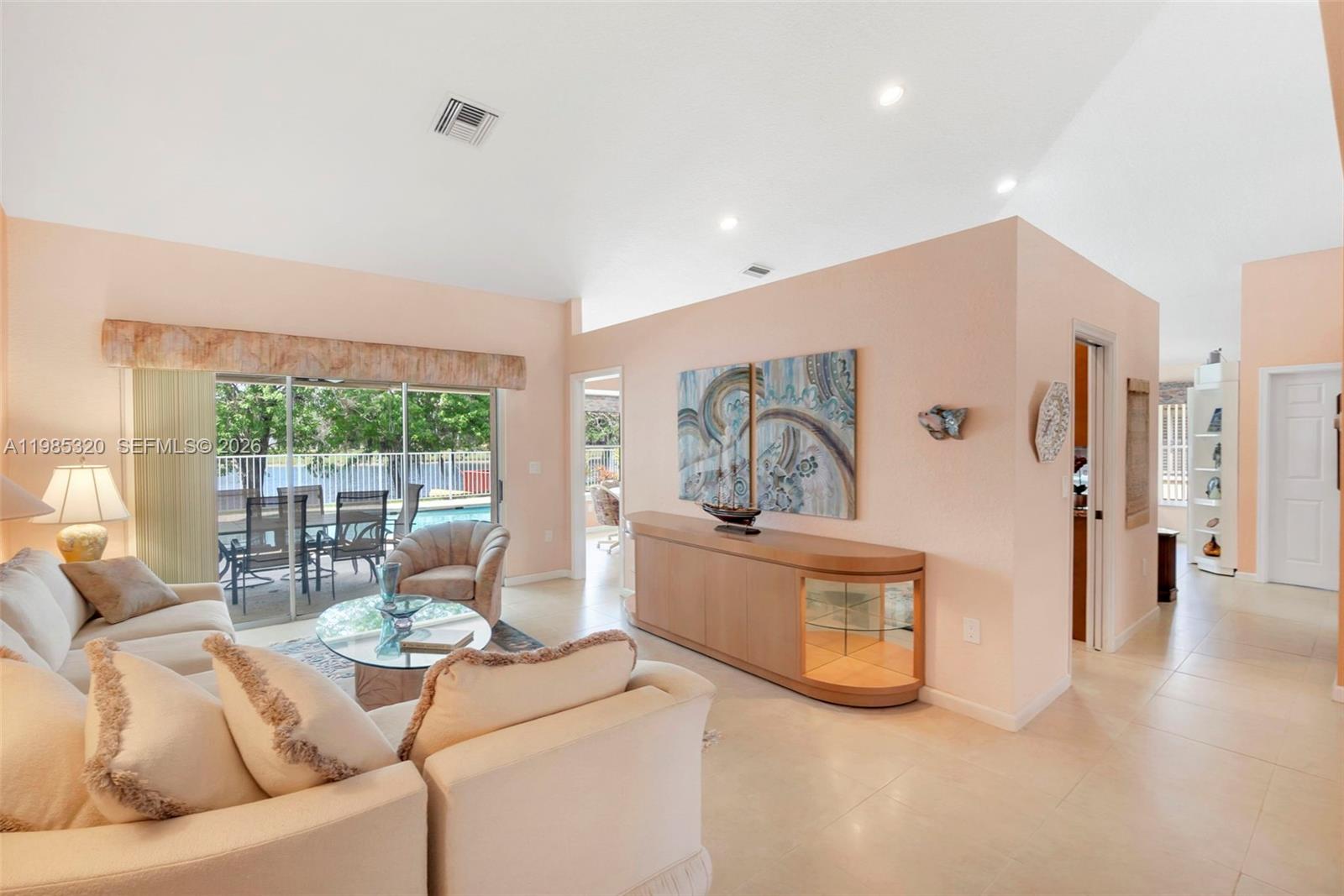 4927 NW 67th Ave Lauderhill, FL 33319