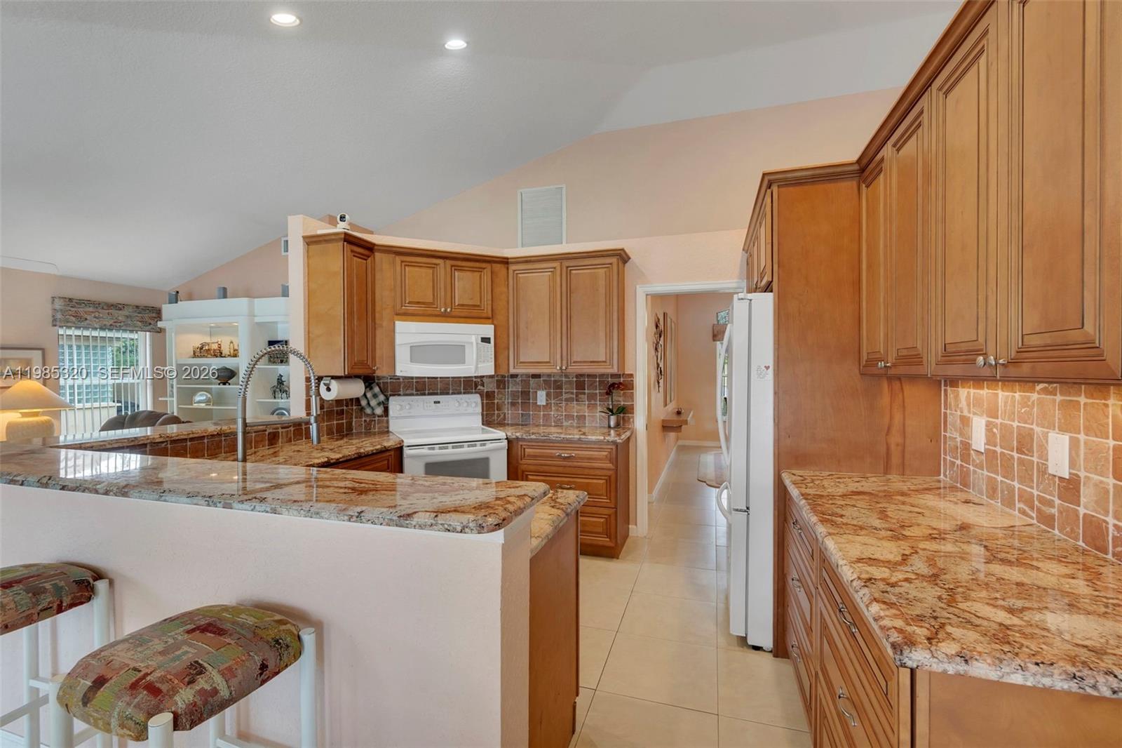 4927 NW 67th Ave Lauderhill, FL 33319