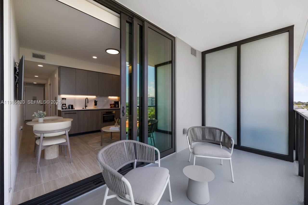 580 72nd St #613 Miami Beach, FL 33141