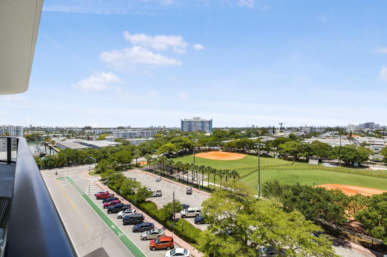 580 72nd St #613 Miami Beach, FL 33141