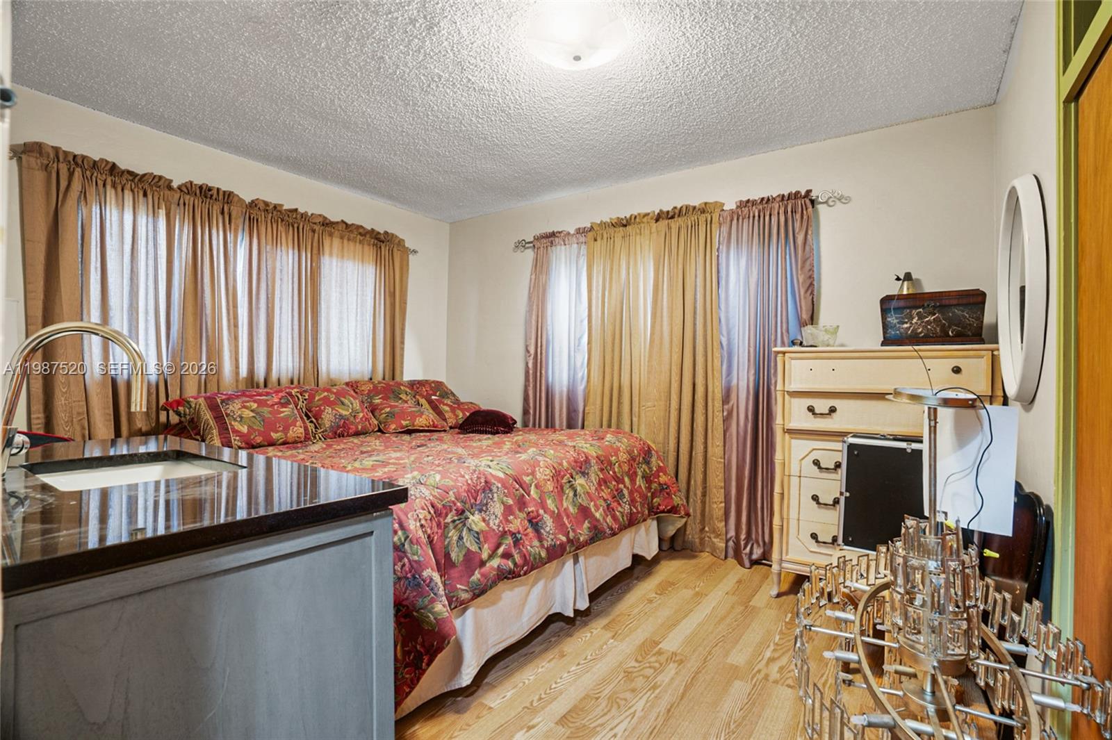 1761 NE 37th St Oakland Park, FL 33334