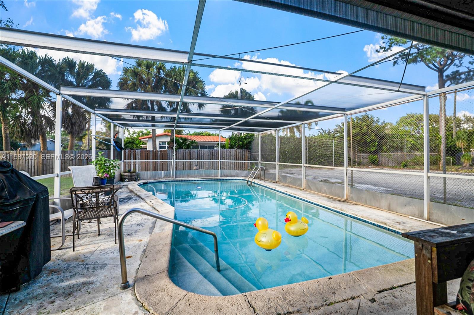 1761 NE 37th St Oakland Park, FL 33334