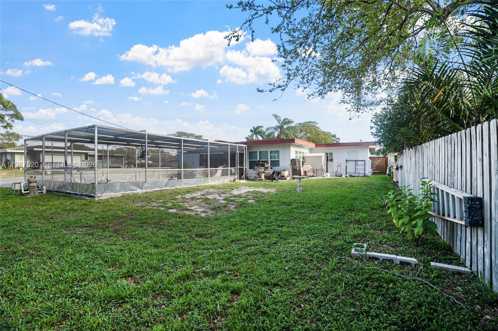 1761 NE 37th St Oakland Park, FL 33334
