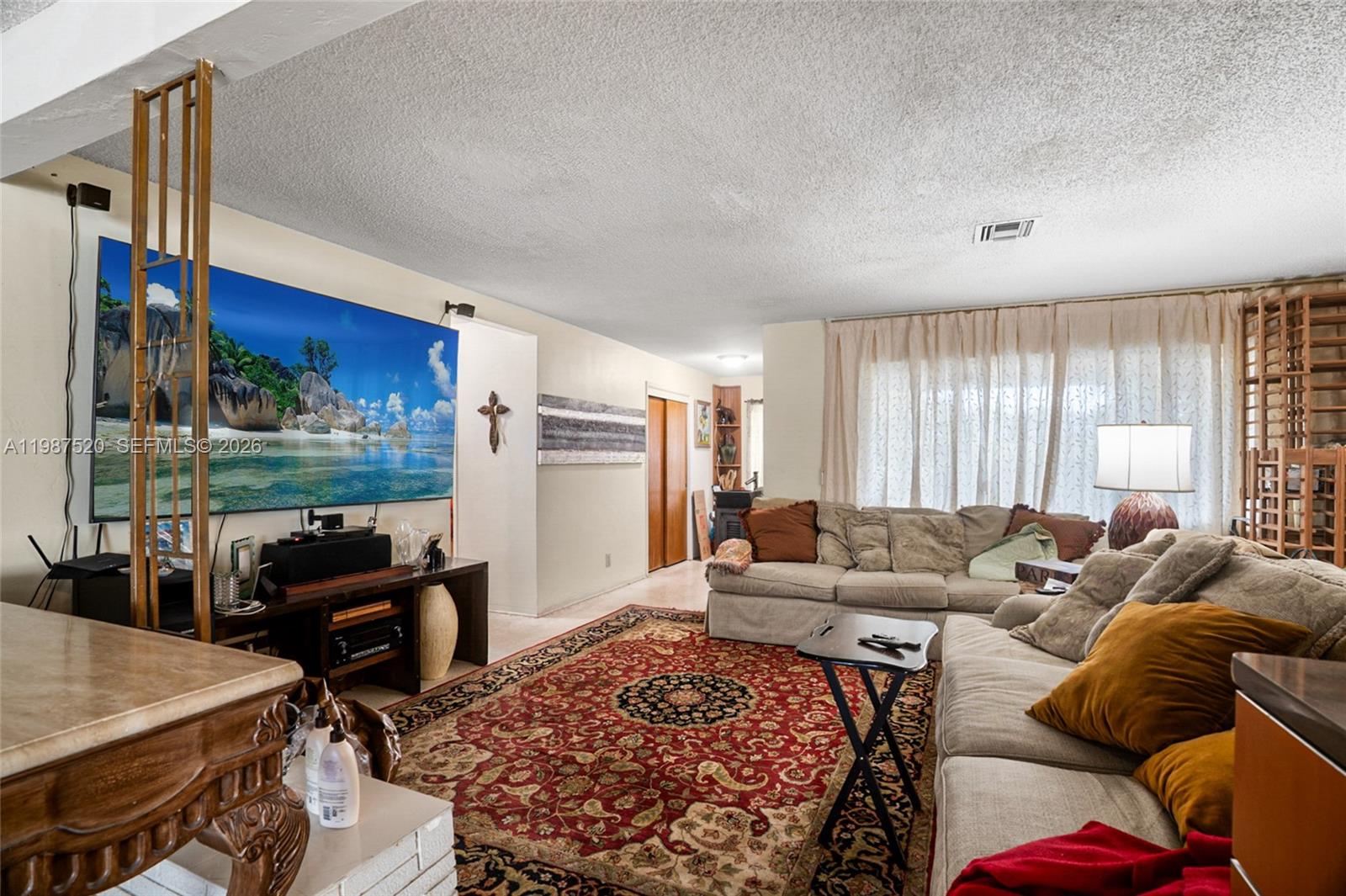 1761 NE 37th St Oakland Park, FL 33334