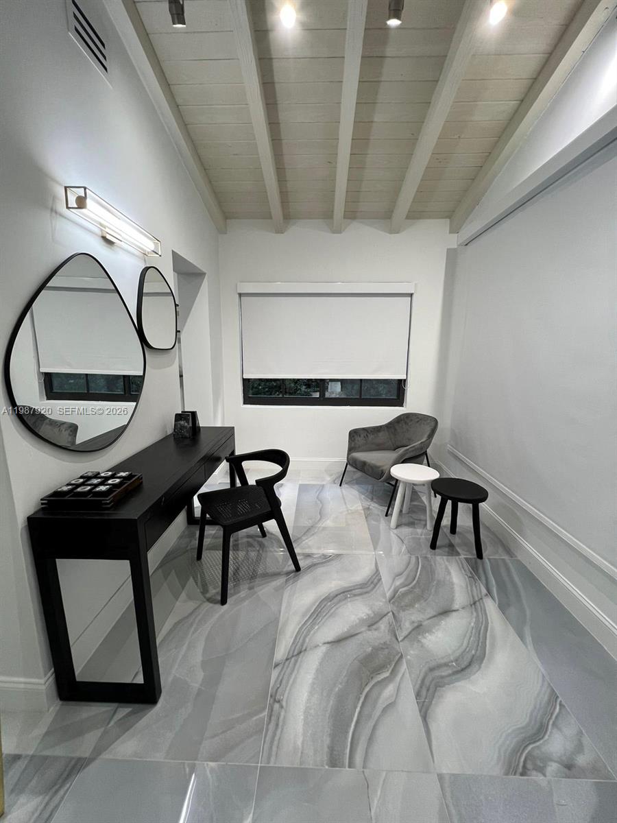 5173 Alton Rd Miami Beach, FL 33140