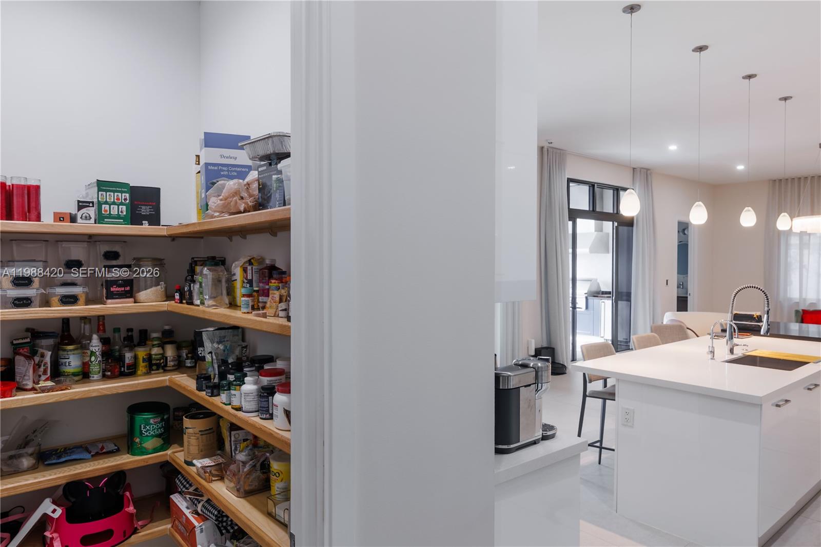 8115 NW 48th Ter Doral, FL 33166