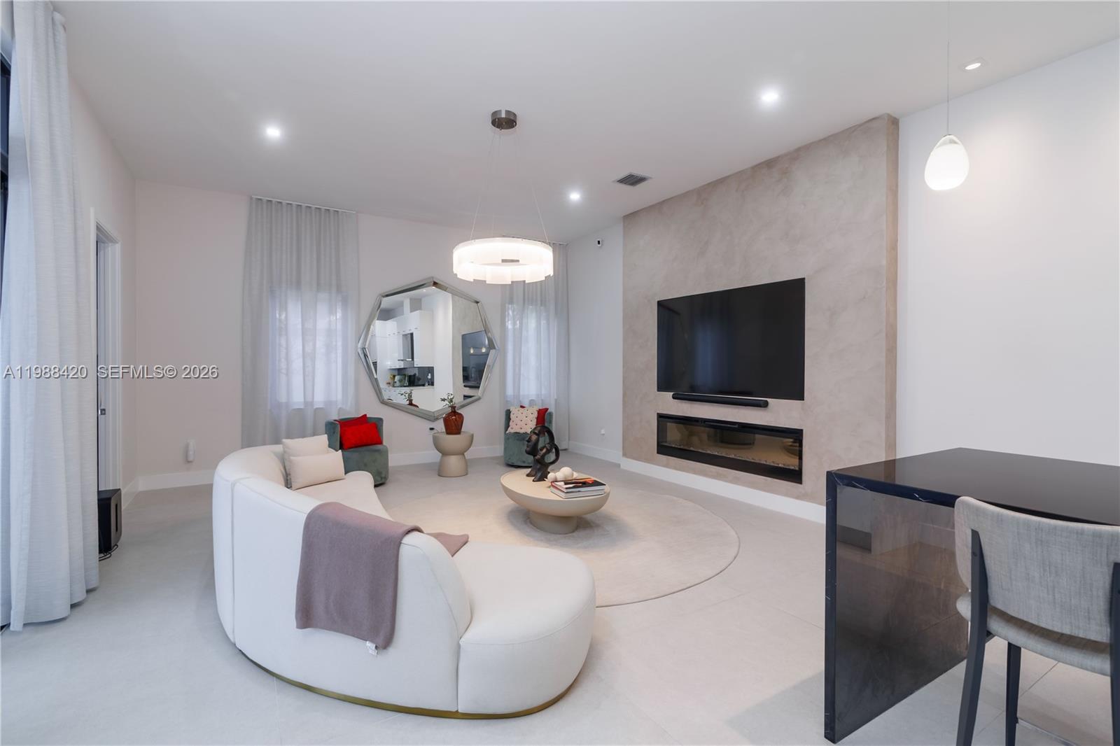 8115 NW 48th Ter Doral, FL 33166