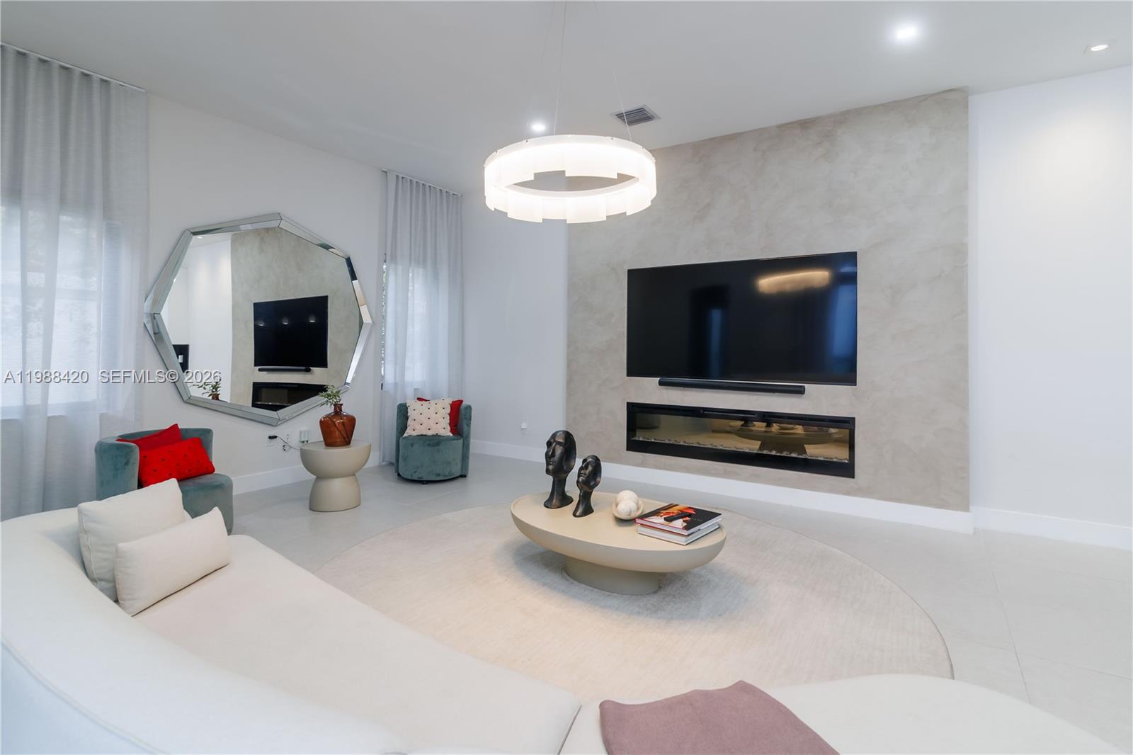 8115 NW 48th Ter Doral, FL 33166