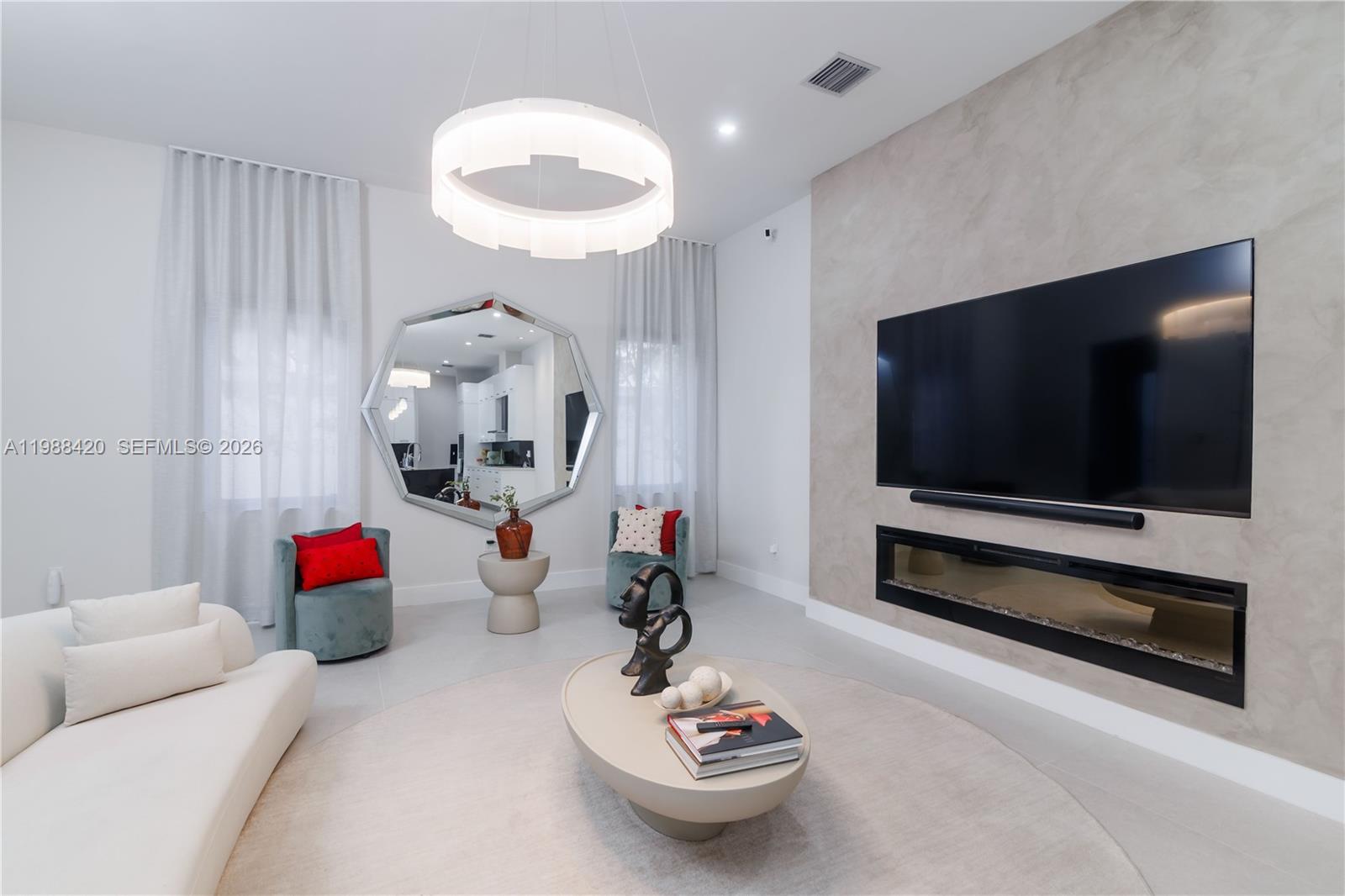 8115 NW 48th Ter Doral, FL 33166