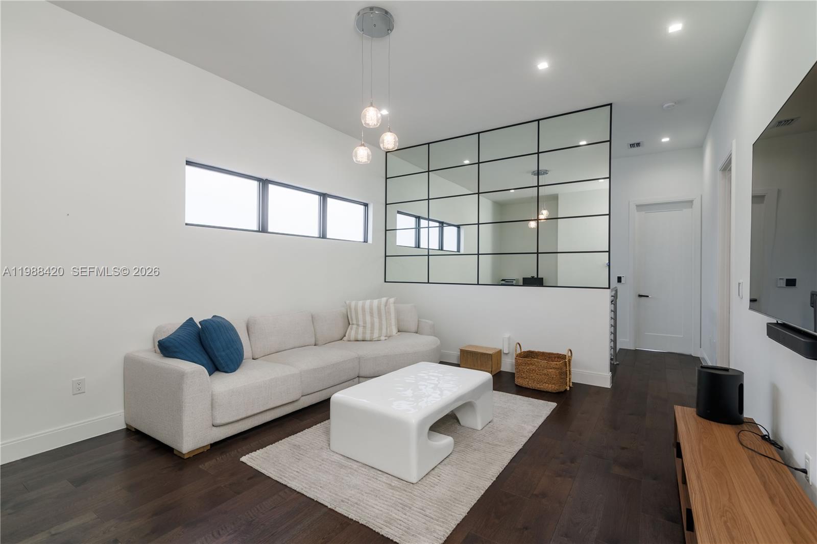 8115 NW 48th Ter Doral, FL 33166