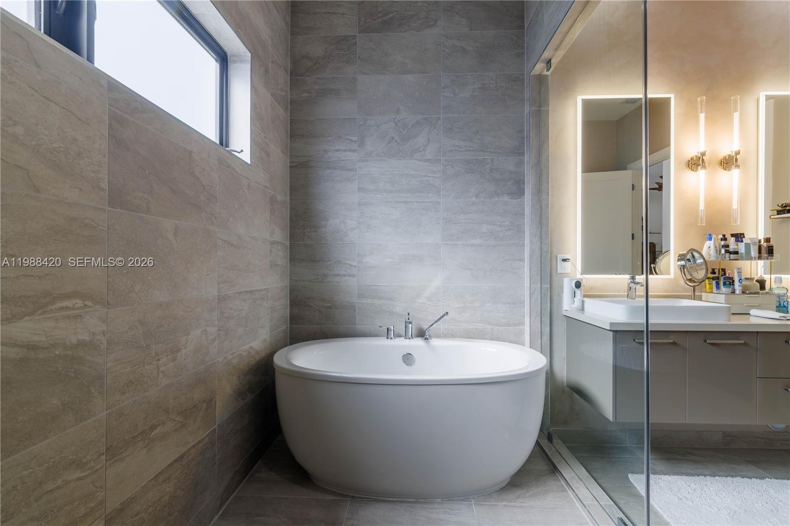 8115 NW 48th Ter Doral, FL 33166