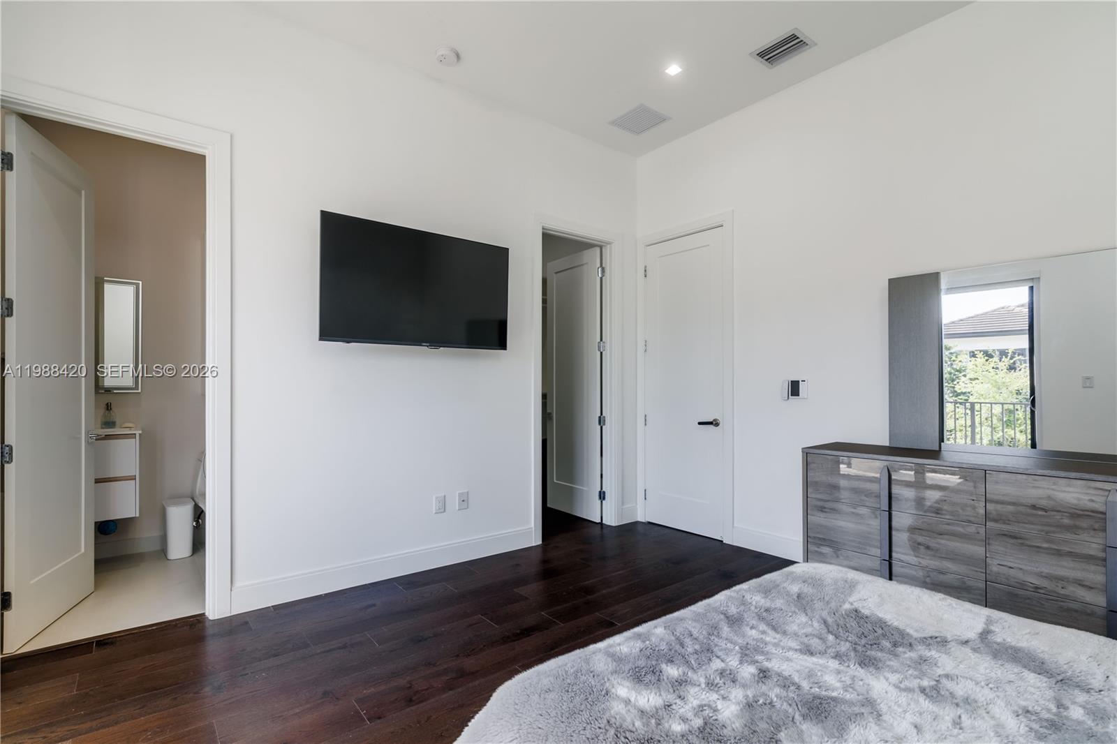 8115 NW 48th Ter Doral, FL 33166