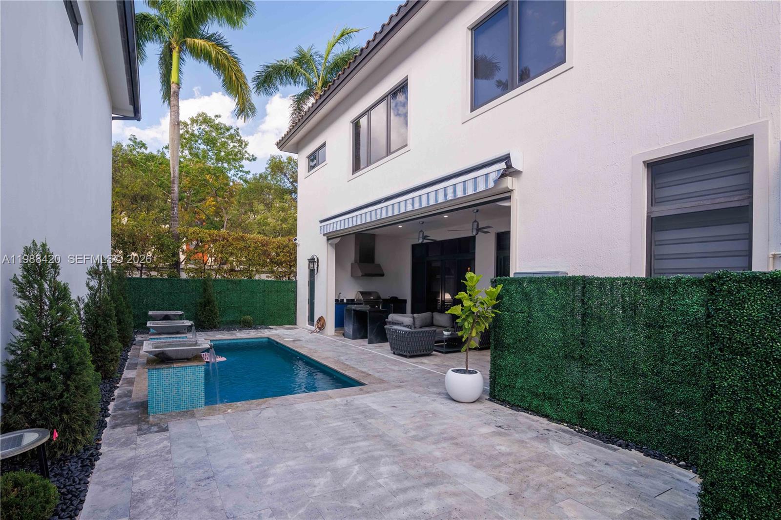 8115 NW 48th Ter Doral, FL 33166