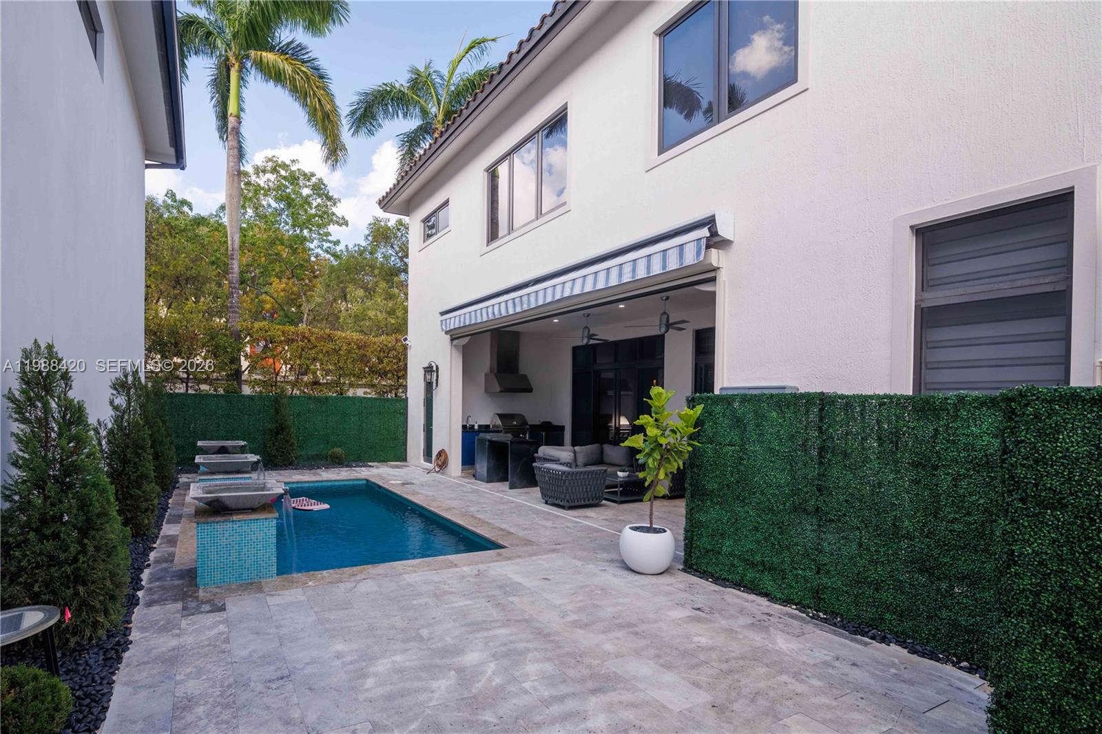 8115 NW 48th Ter Doral, FL 33166