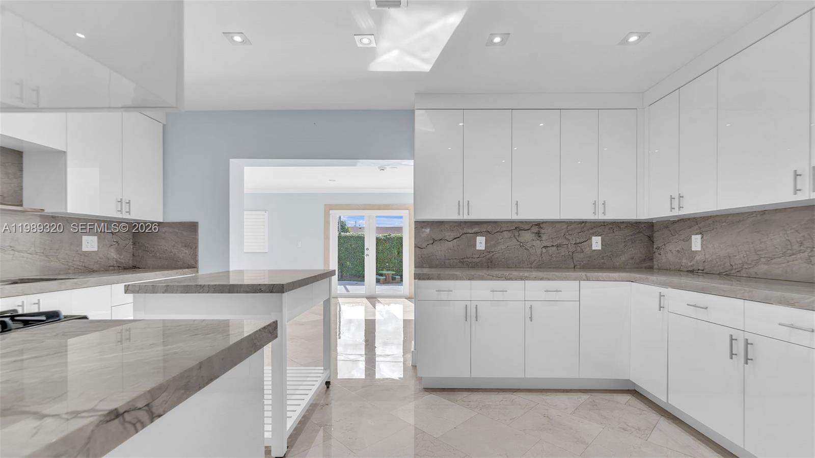 2900 SW 92nd Ave #2900 Miami, FL 33165