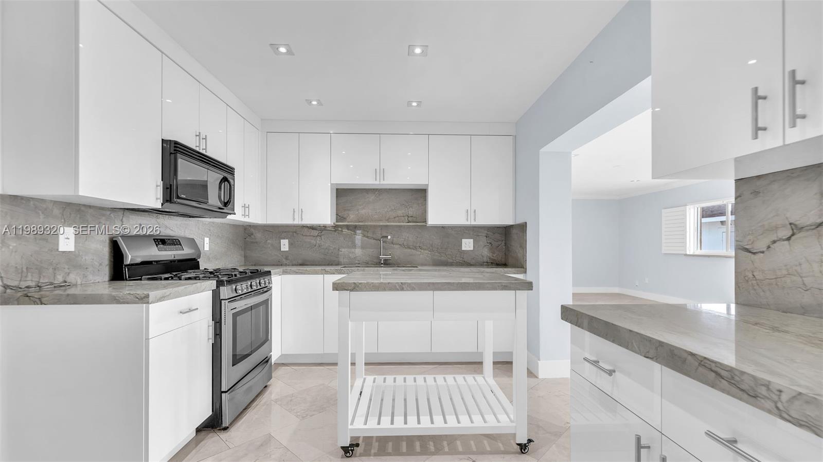 2900 SW 92nd Ave #2900 Miami, FL 33165