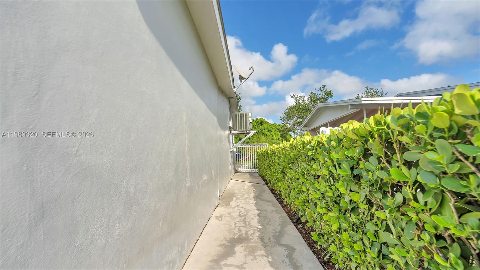 2900 SW 92nd Ave #2900 Miami, FL 33165