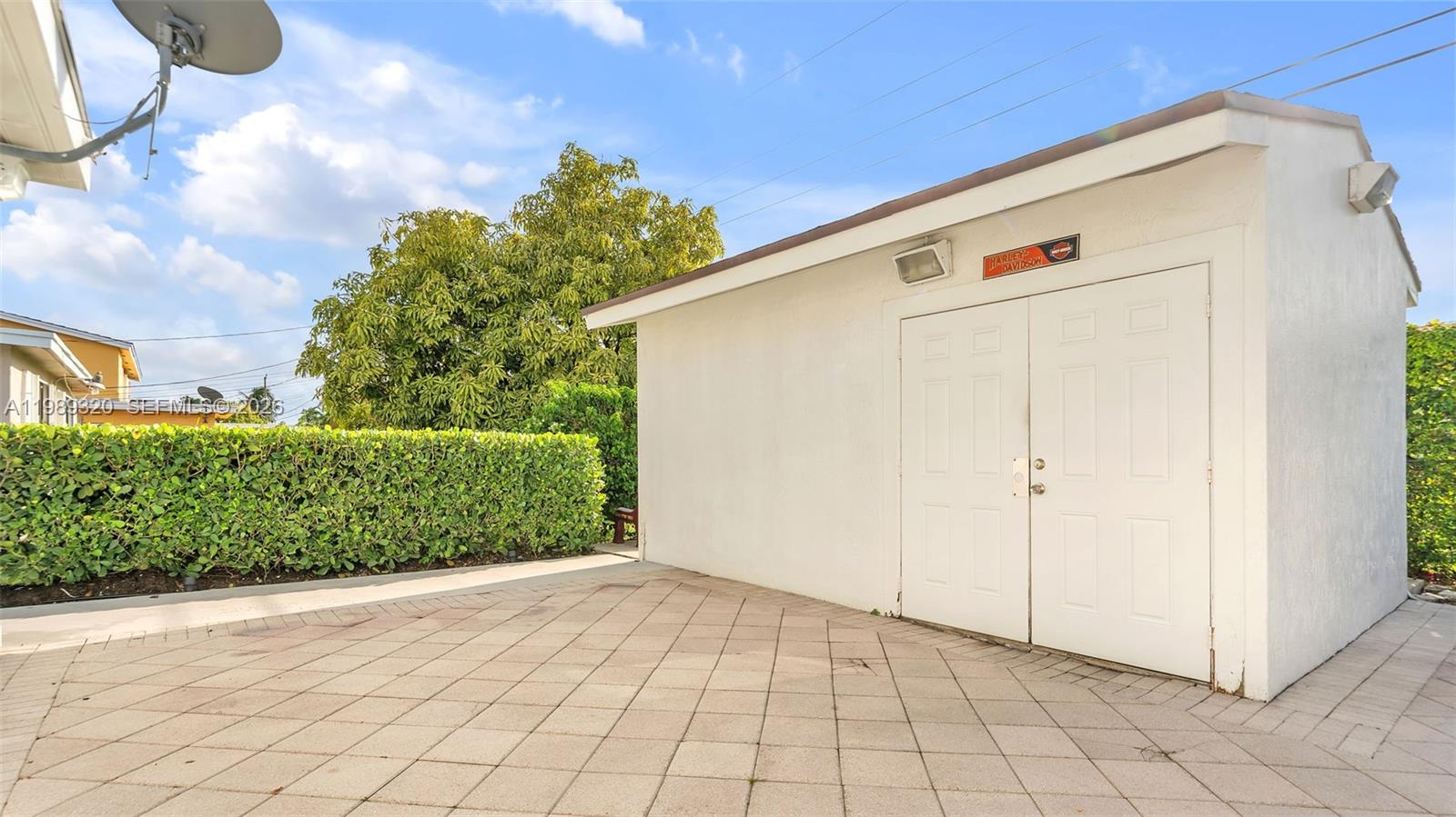 2900 SW 92nd Ave #2900 Miami, FL 33165