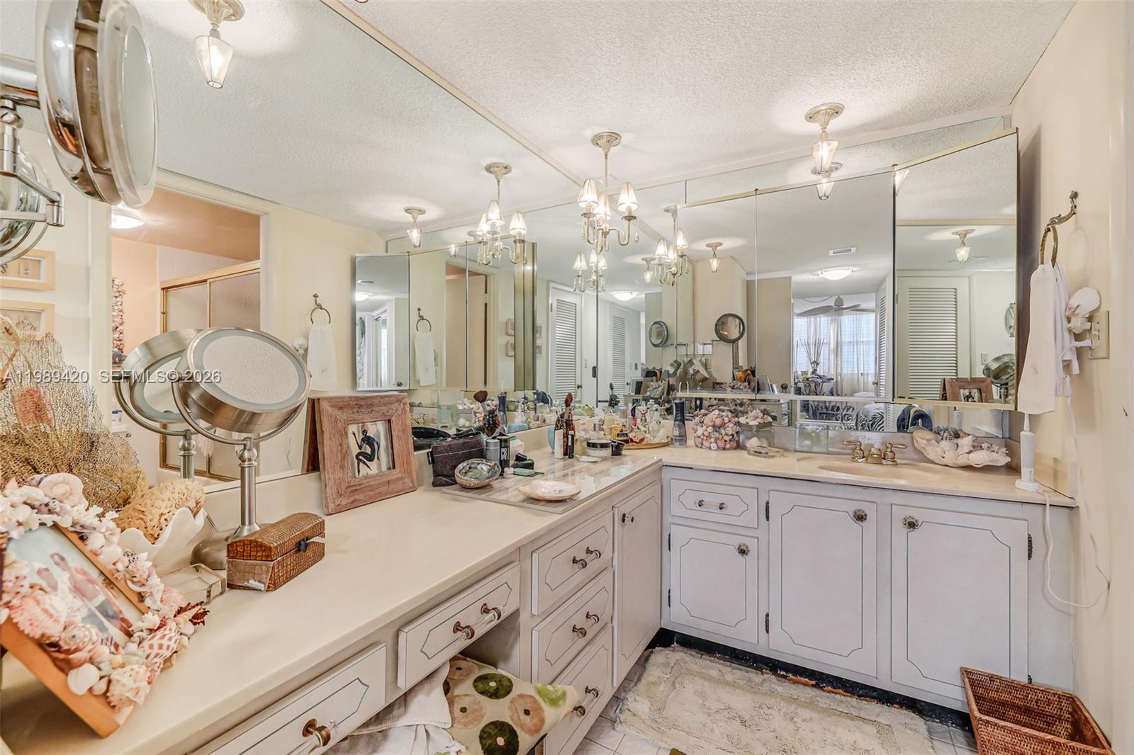 6039 Collins Ave #833 Miami Beach, FL 33140