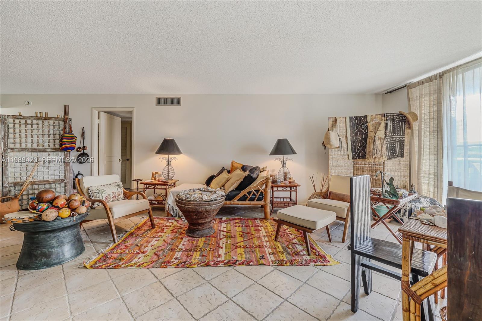 6039 Collins Ave #833 Miami Beach, FL 33140