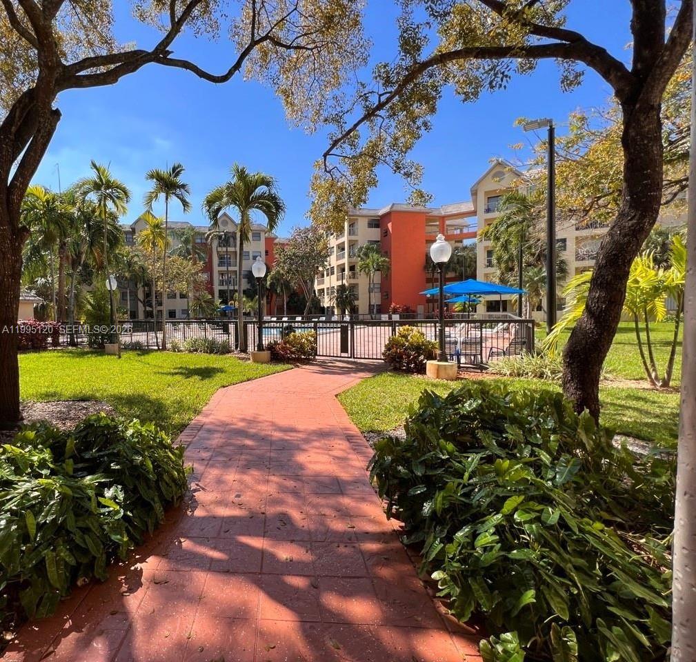 8180 Geneva Ct #419 Doral, FL 33166