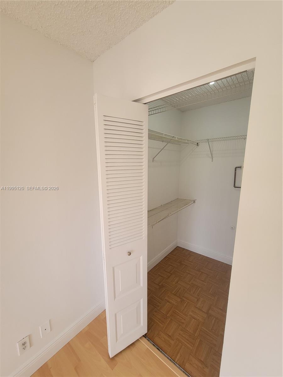 8180 Geneva Ct #419 Doral, FL 33166