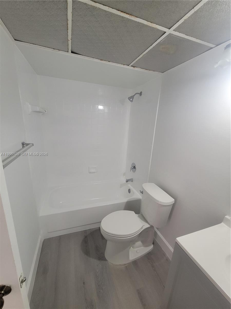 8180 Geneva Ct #419 Doral, FL 33166