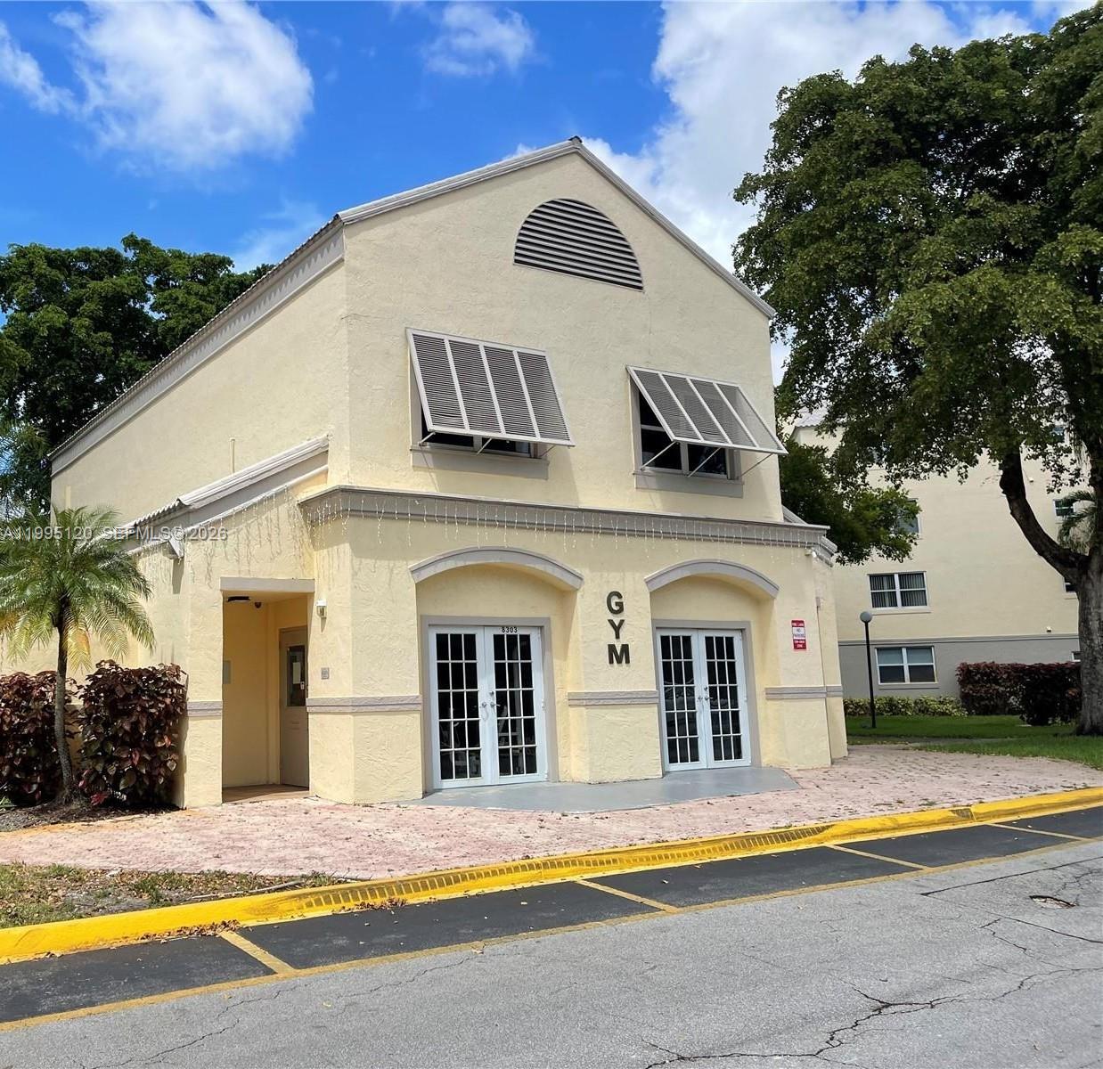 8180 Geneva Ct #419 Doral, FL 33166