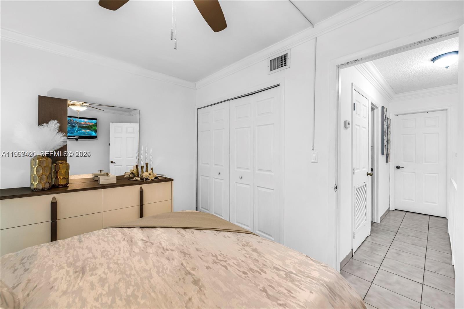 1675 W 57th St #514 Hialeah, FL 33012