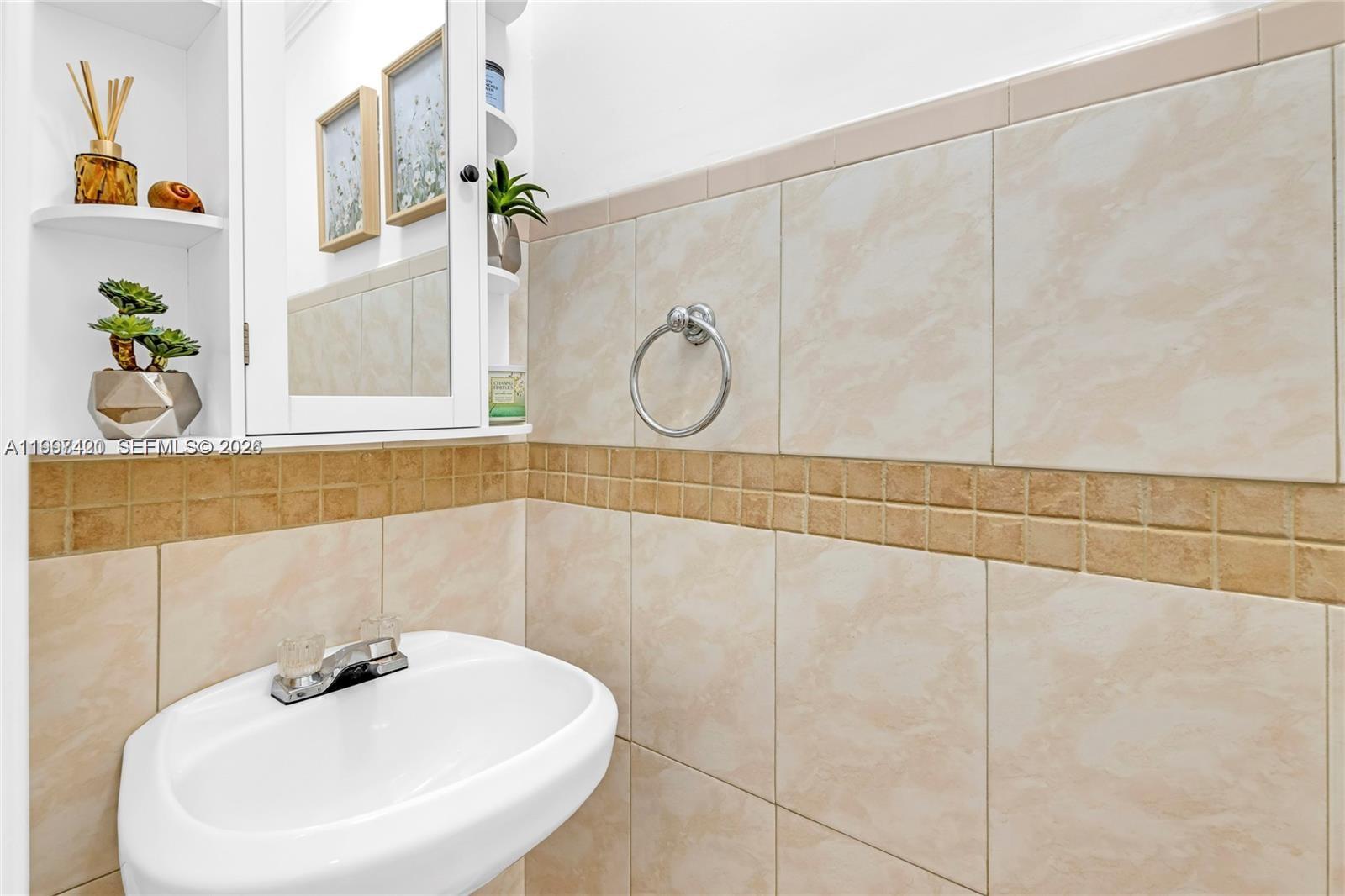 1675 W 57th St #514 Hialeah, FL 33012