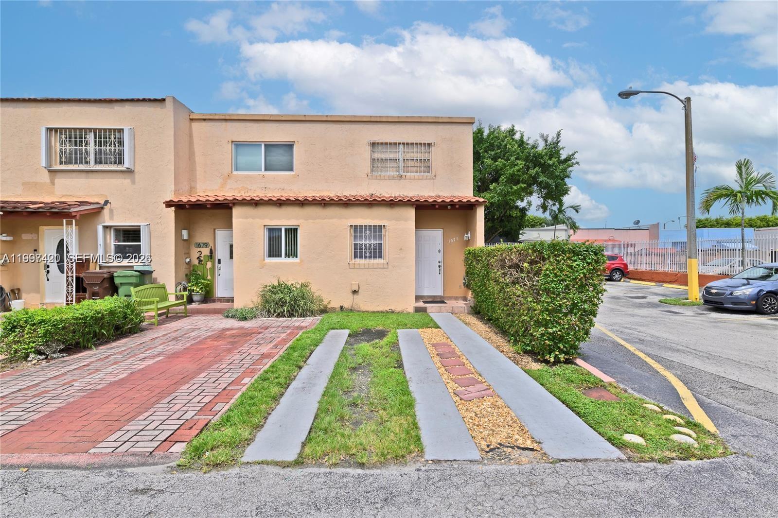 1675 W 57th St #514 Hialeah, FL 33012
