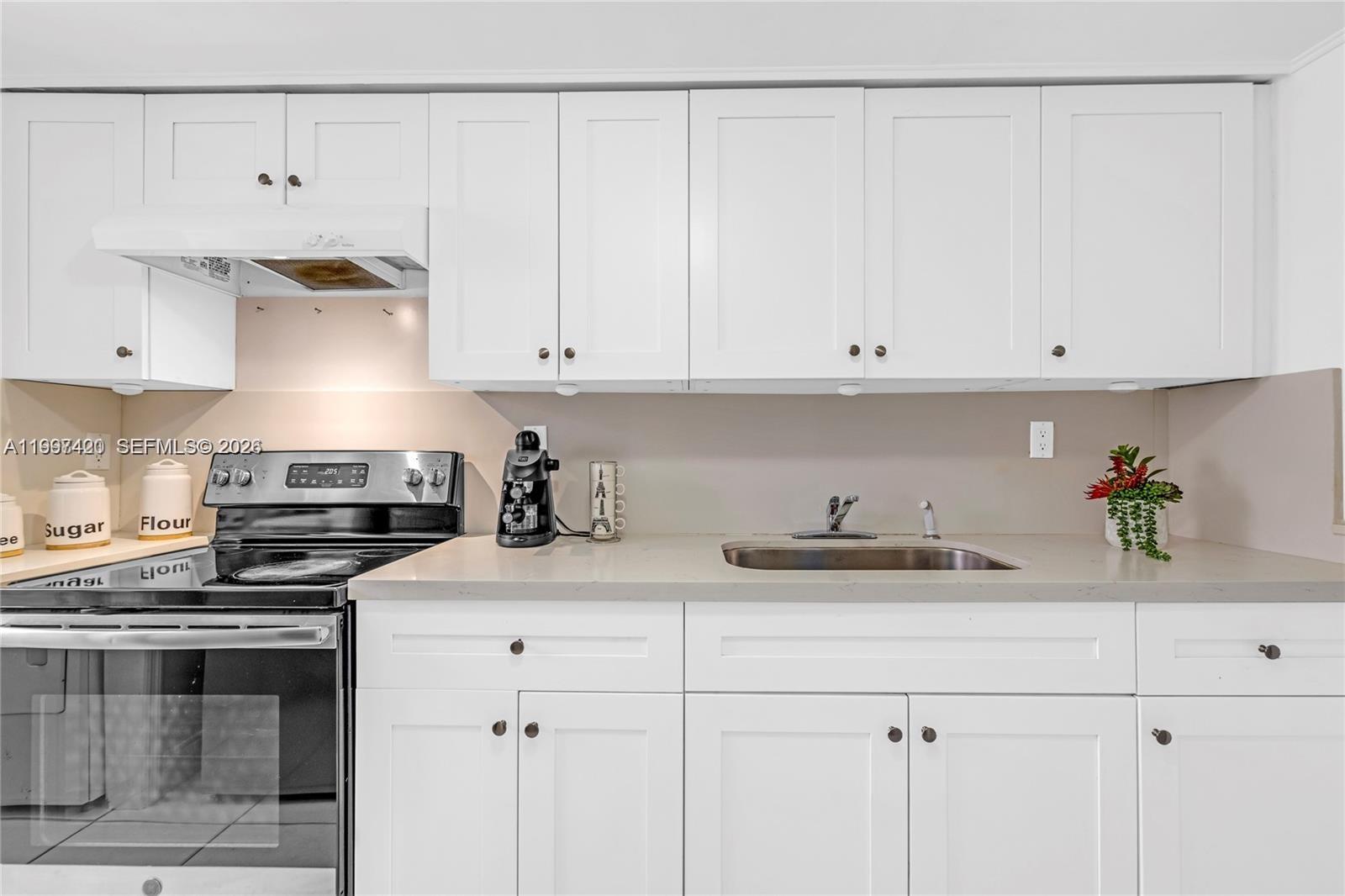 1675 W 57th St #514 Hialeah, FL 33012