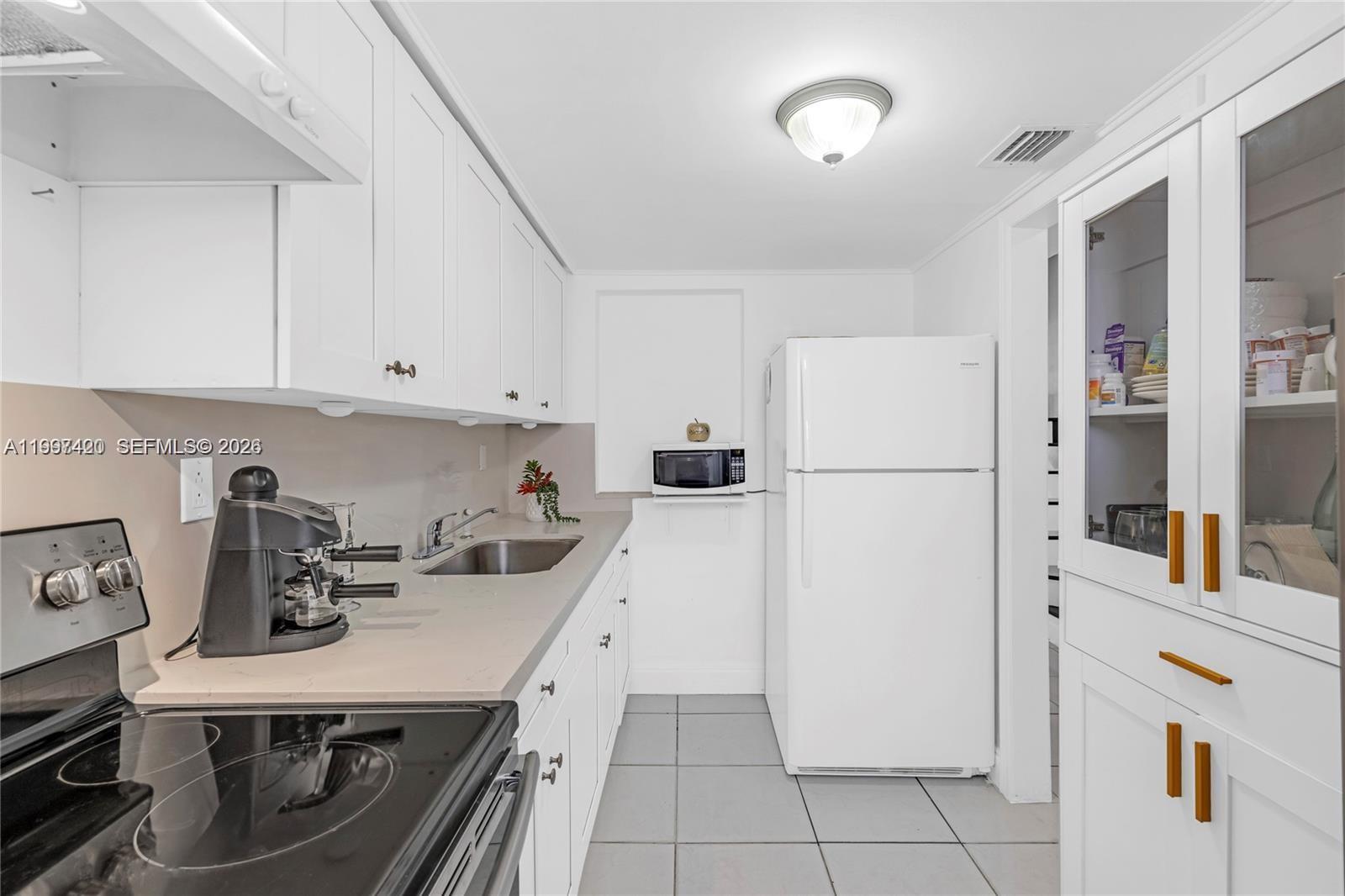 1675 W 57th St #514 Hialeah, FL 33012