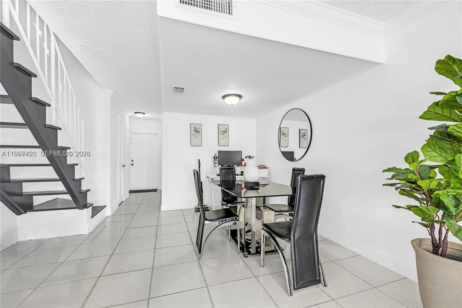 1675 W 57th St #514 Hialeah, FL 33012