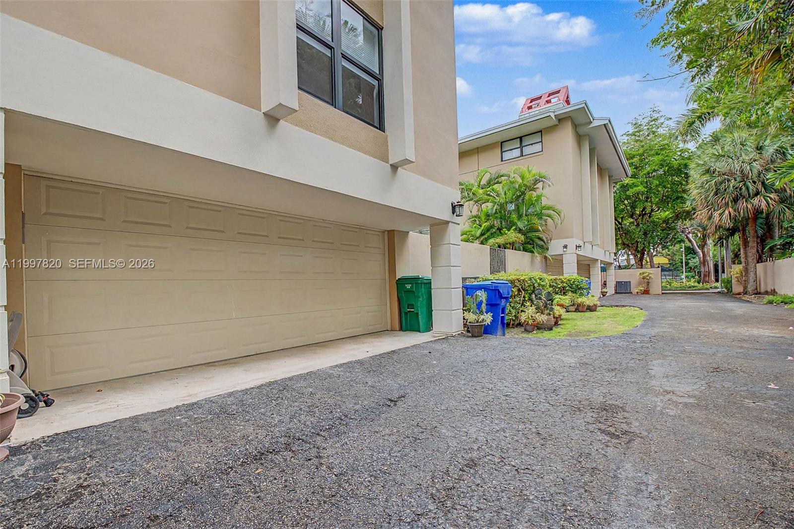 2000 Brickell Ave #2004