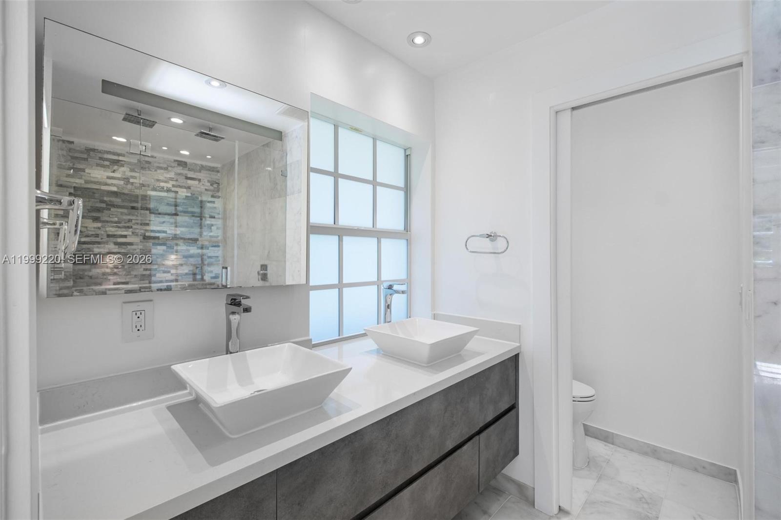 Undisclosed Address Pinecrest, FL 33156