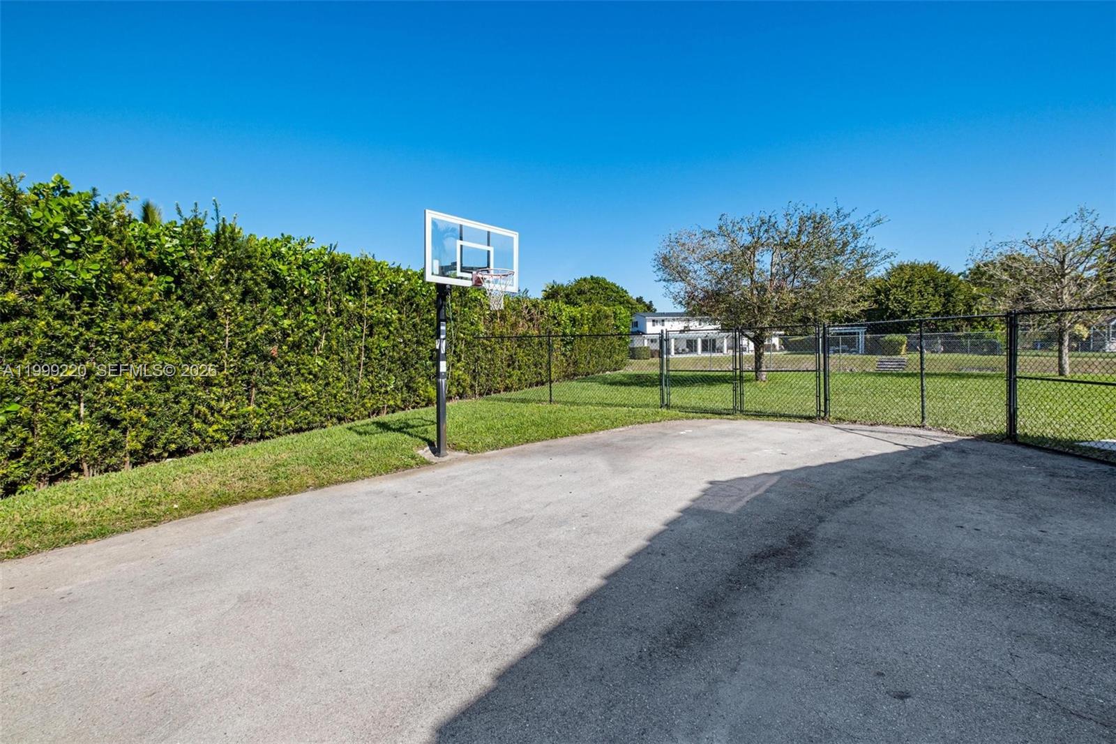 Undisclosed Address Pinecrest, FL 33156