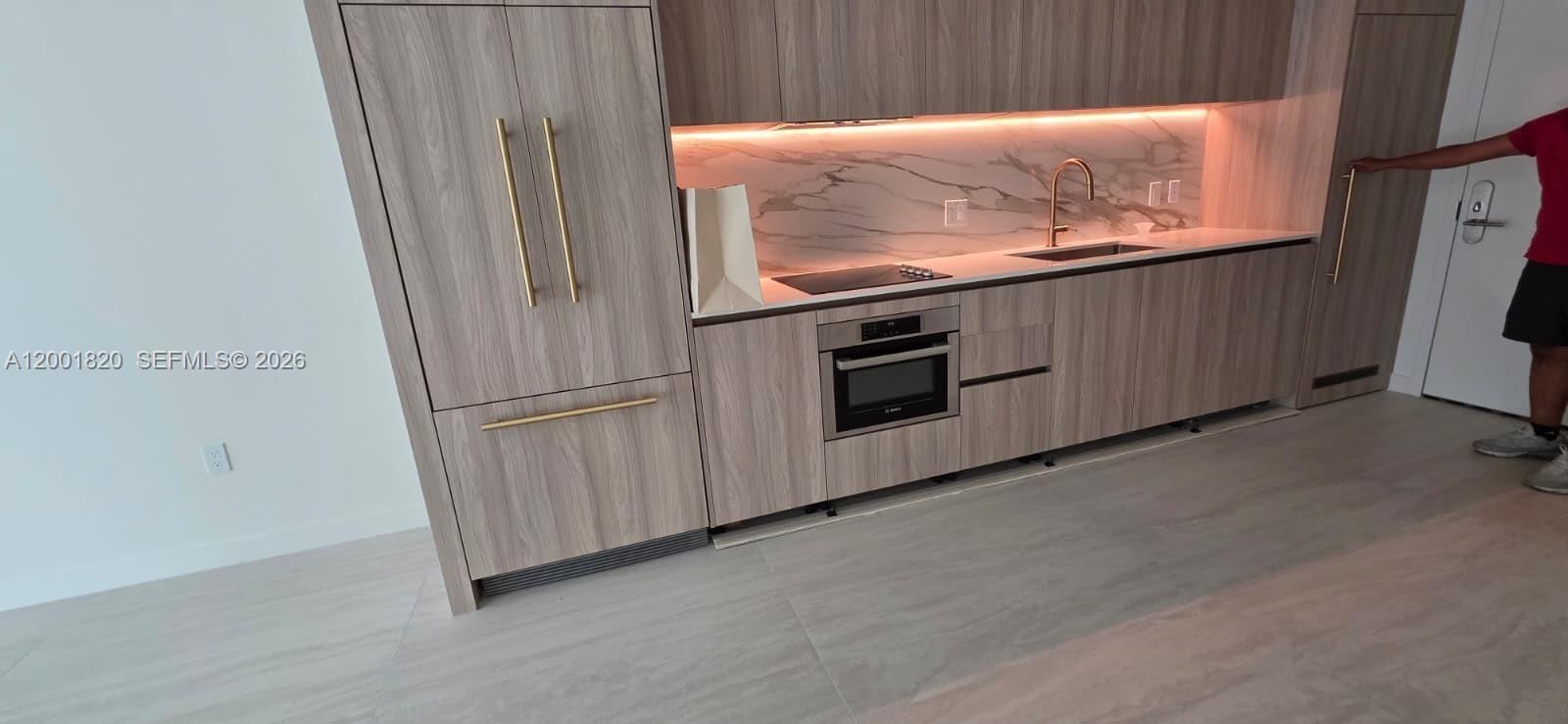 77 SE 5th #2108 Miami, FL 33131