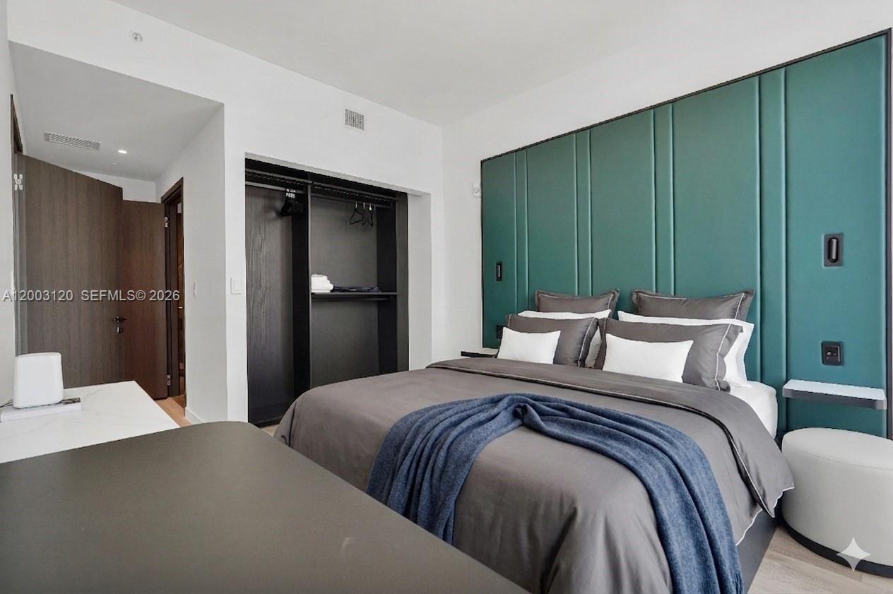 20 NE 11th St #4006 Miami, FL 33132